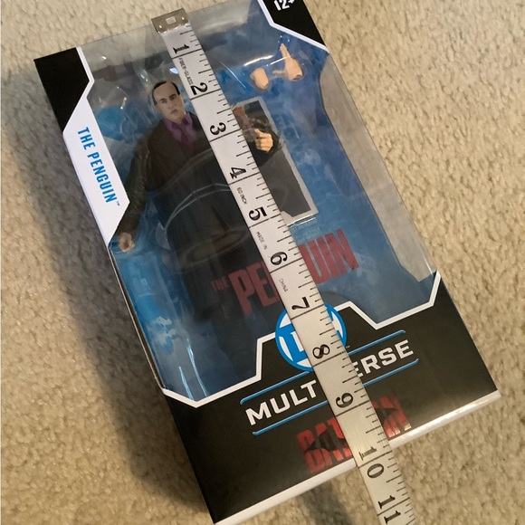 DC Multiverse The Penguin The Batman McFarlane Toys 7” action figure Colin - Picture 9 of 10